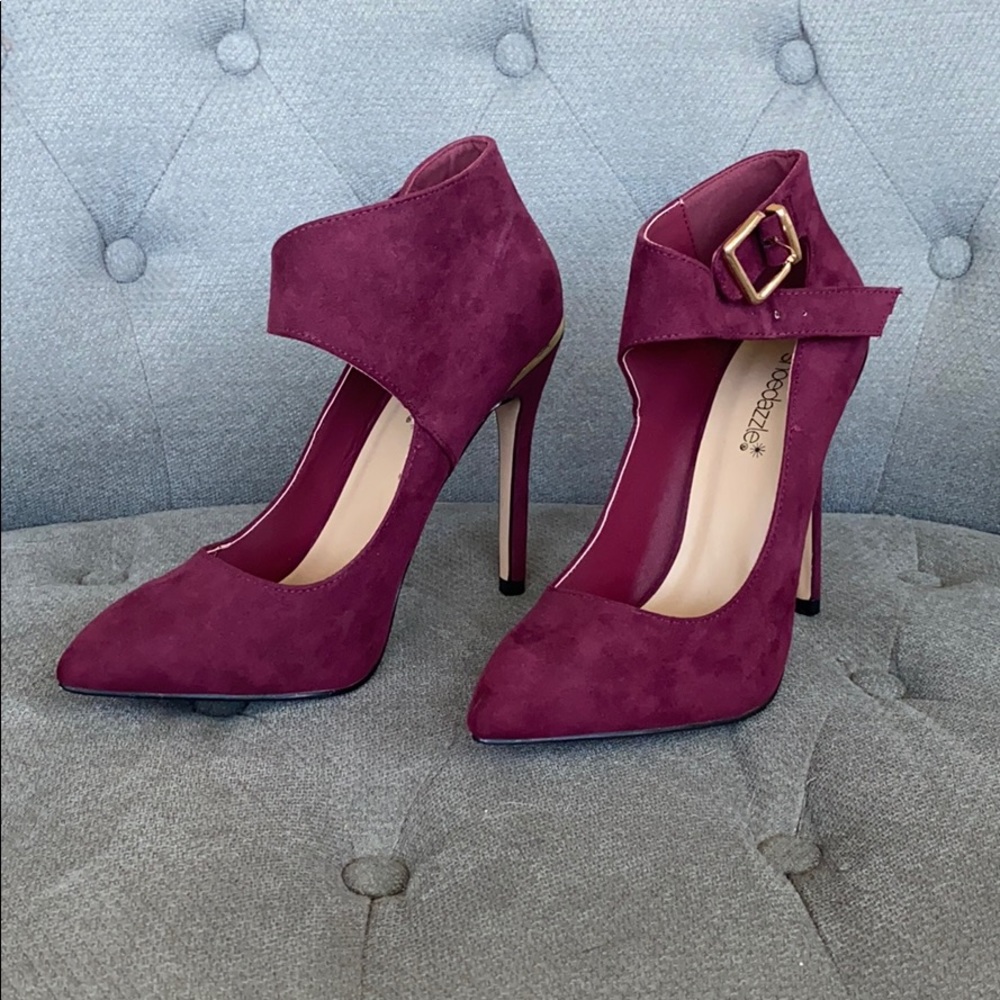 Maroon Shoe dazzle Pumps
